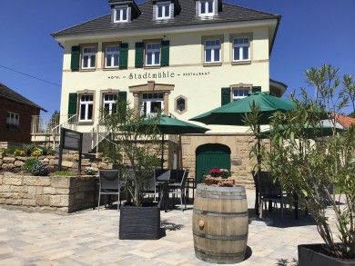 Weinhotel Stadtmühle beim Weingut Schauß