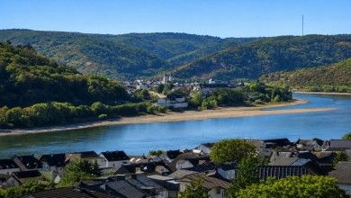 Villa Gast Salmagundi – Gruppenferienwohnung am Mittelrhein für 14 Erwachsene + 2 Kinder