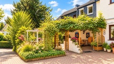 Villa Gast Salmagundi – Gruppenferienhaus am Mittelrhein für 14 Erwachsene + 2 Kinder