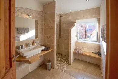 Ferienwohnungen und Gästezimmer Ehrhardt