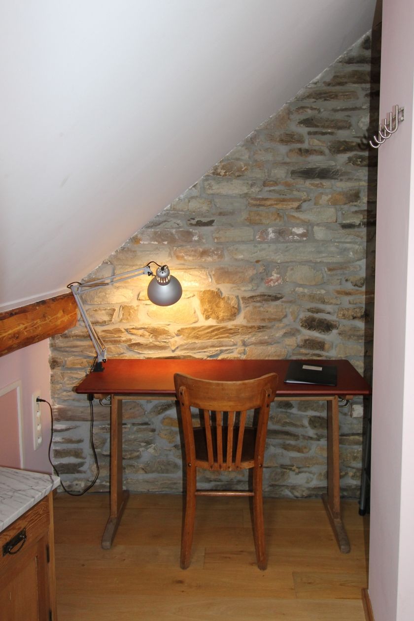 Schreibtisch Rosa Zimmer