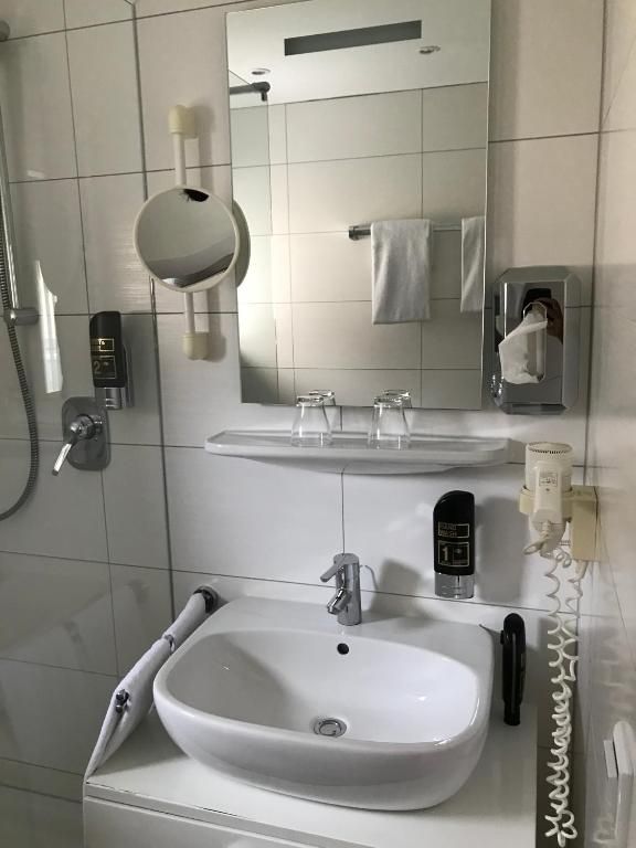 Verwöhnhotel Bastenhaus - Stollhof Hotel-Restaurant