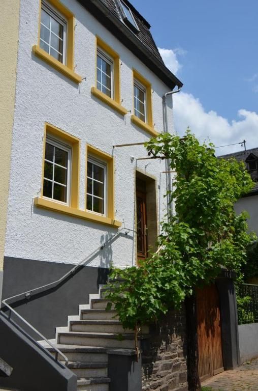 Mosel Ferienwohnung im Weingut Borchert – Springiersbacher Hof