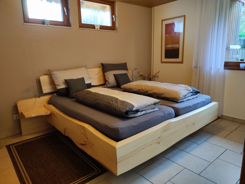 Schlafzimmer 1