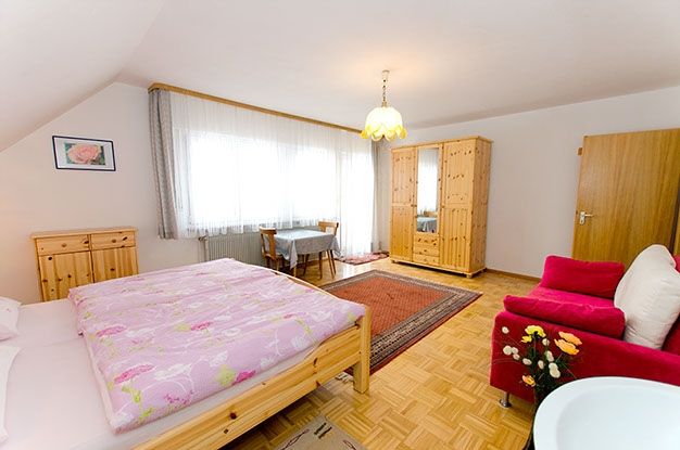 Haus Feldbergblick - Ferienwohnung & Appartement