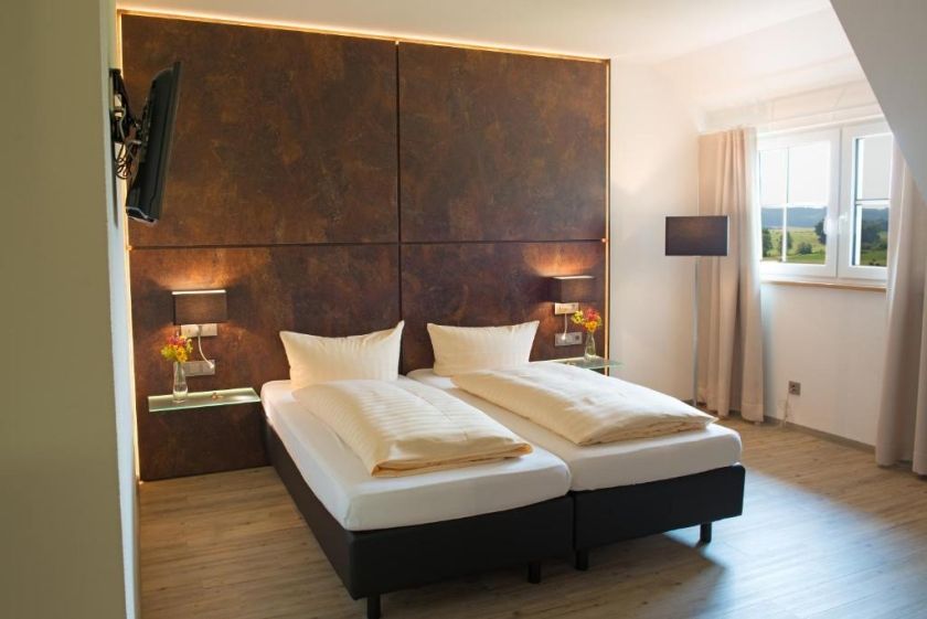 Landhotel & Restaurant Truschwende 4