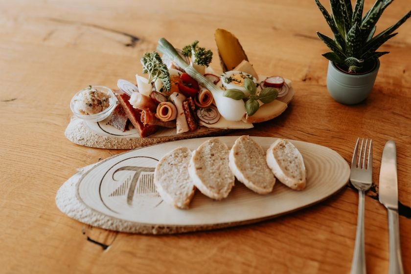 Landhotel & Restaurant Truschwende 4