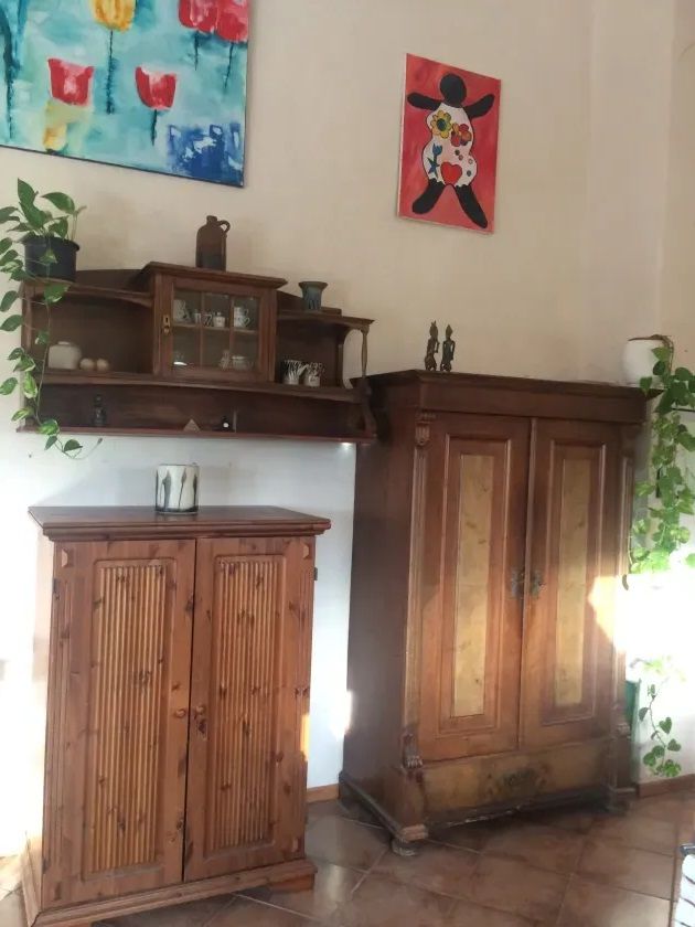 Geschirrschränke im Wohnraum