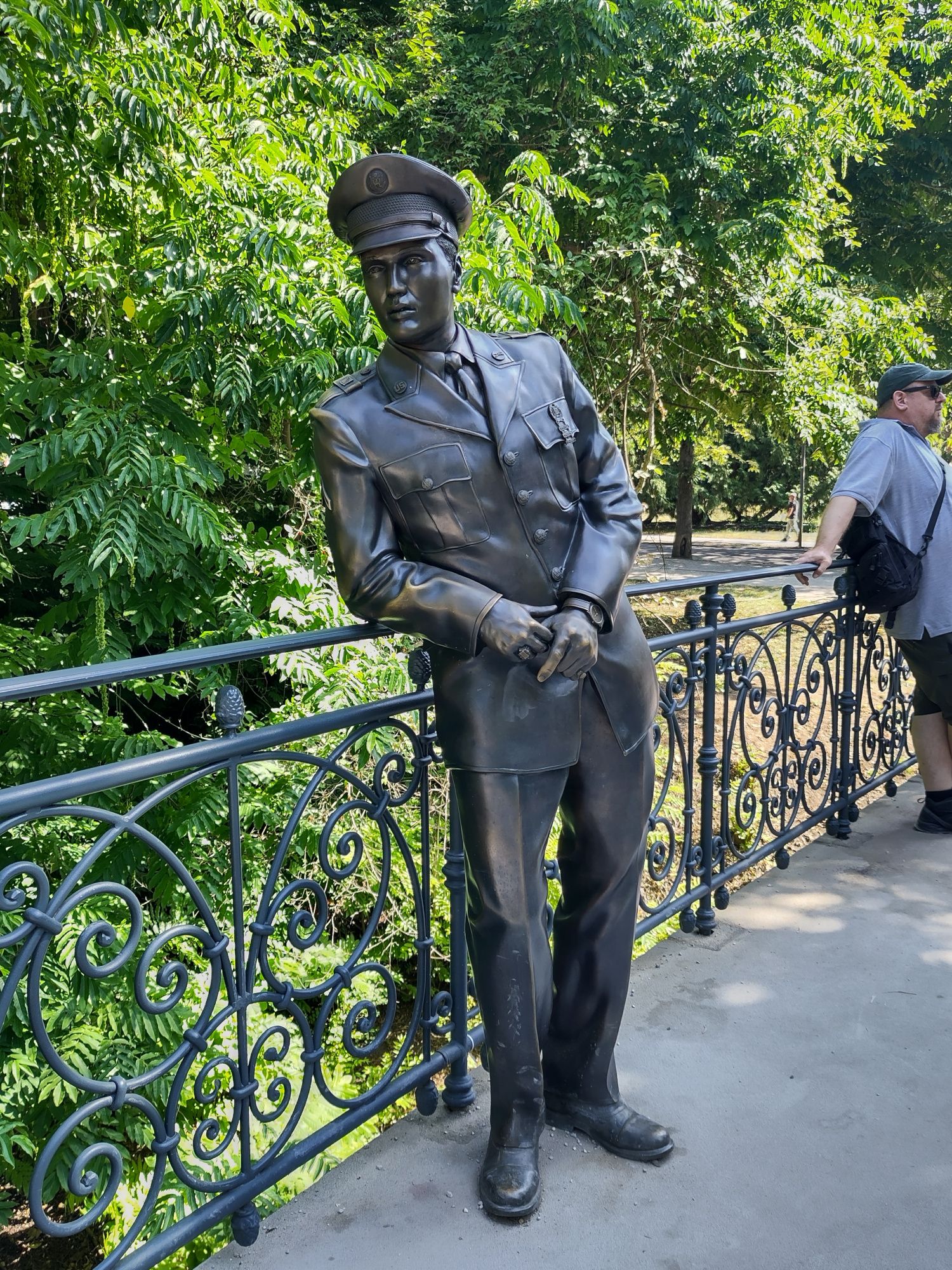 Elvis-Presley-Statue